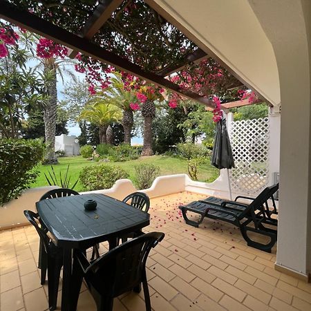 Beautiful Villa With Terrace & Garden Ферагудо Екстериор снимка