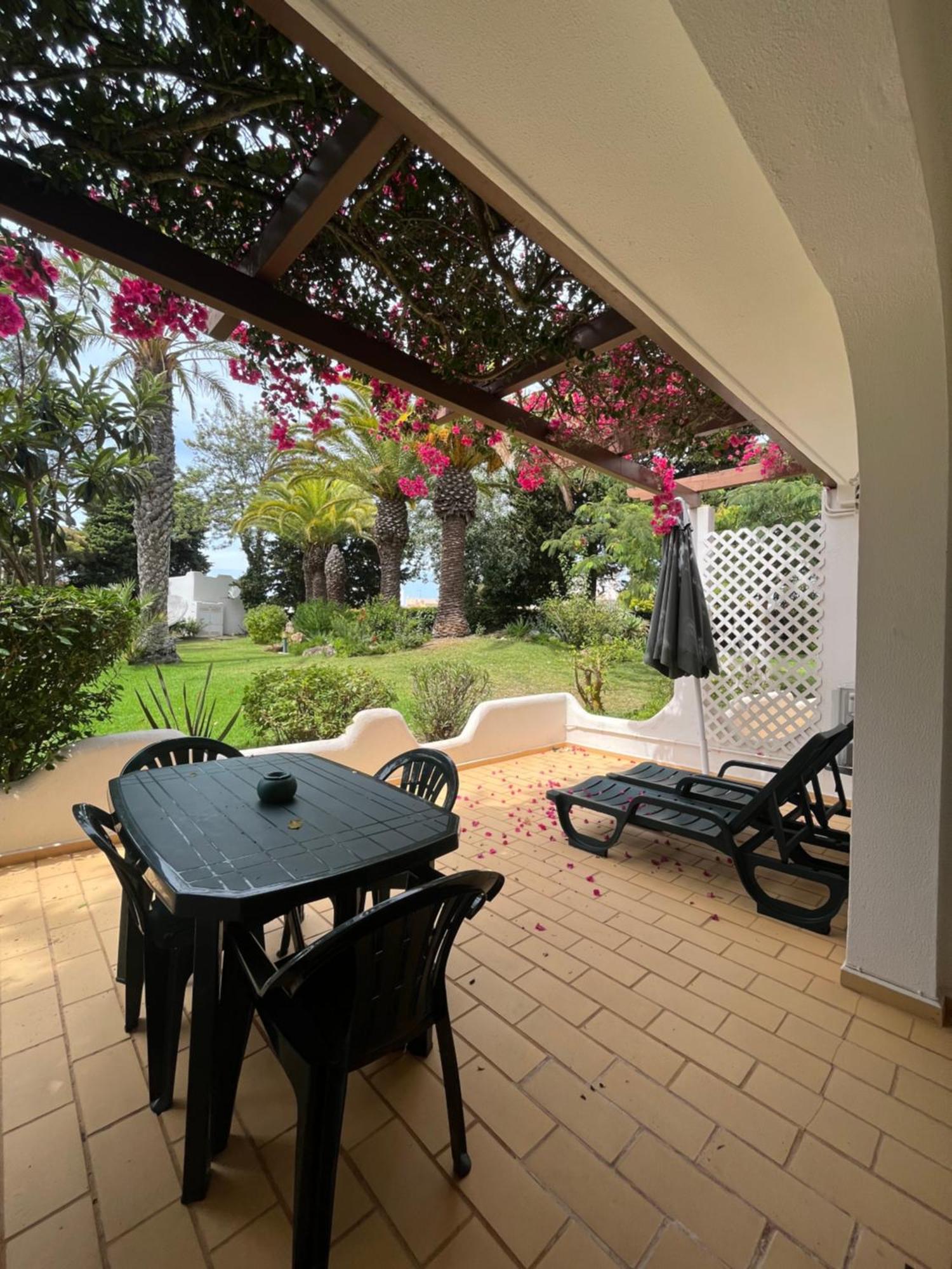 Beautiful Villa With Terrace & Garden Ферагудо Екстериор снимка